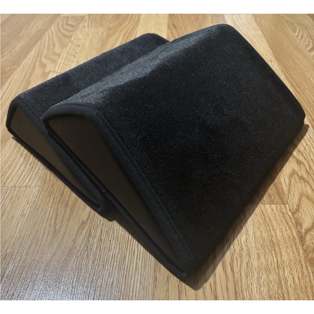 BMW I110079 E60 E66 - REAR FOOT REST PAD SET OF 2